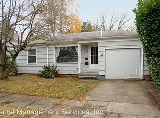 5204 SE Washington St, Portland, OR 97215