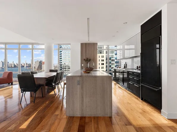 2 Northside Piers APT 25P, Brooklyn, NY 11249
