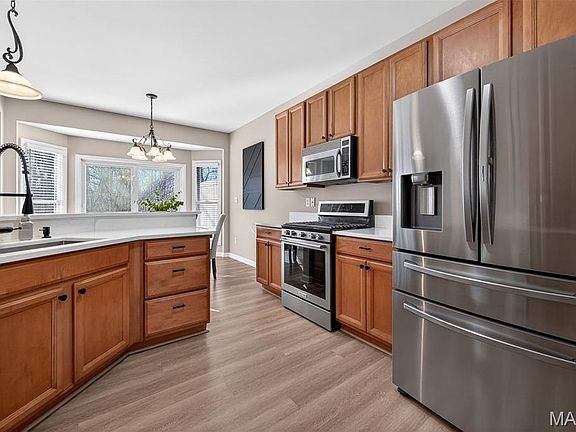 3rd image of 100 Carnoustie Ct