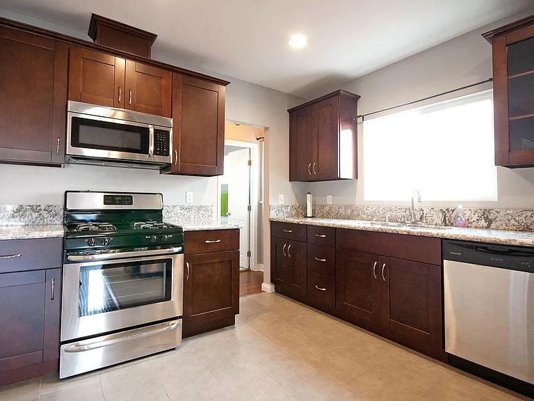 4032 Garden Ave — Photo 9
