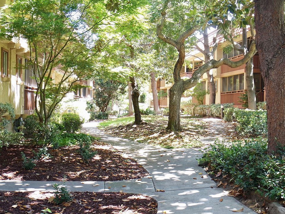 1st image of 1079 Alta Mira Dr APT B