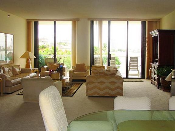 4th image of 4000 Island Blvd #605