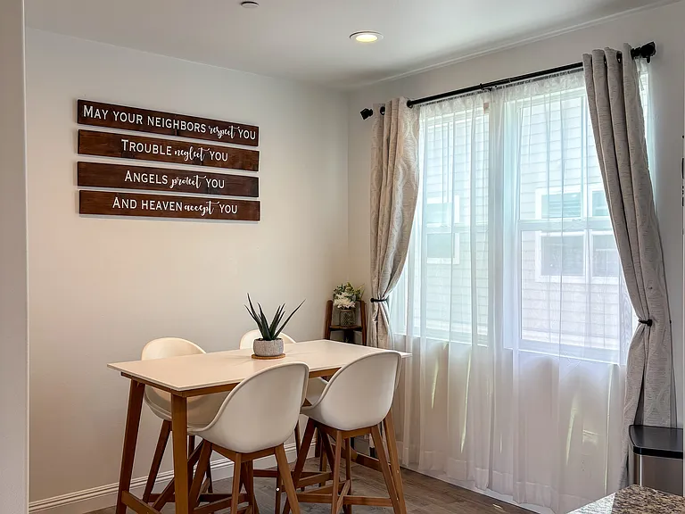 Finch Ln — Photo 8