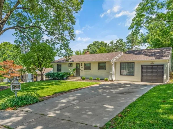 4916 W 78th Pl, Prairie Village, KS 66208