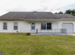 16 Arbor Meadow Dr, Sicklerville, NJ 08081