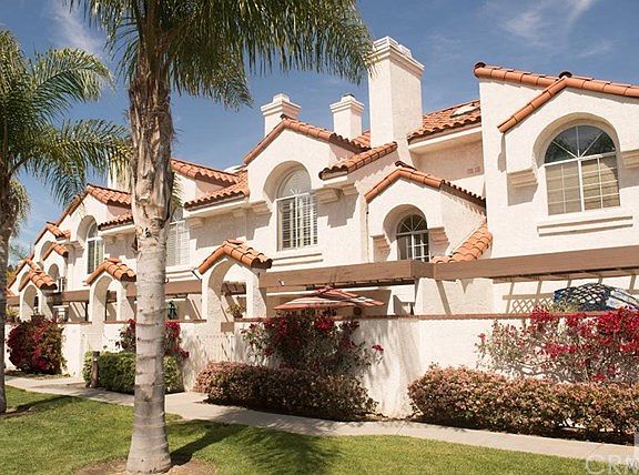 2nd image of 806 Calle Los Gatos