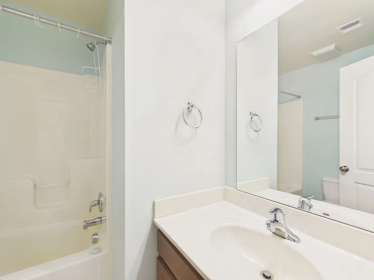 117 Mapleton Blvd — Photo 17