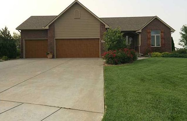 1st image of 400 Sienna Dr