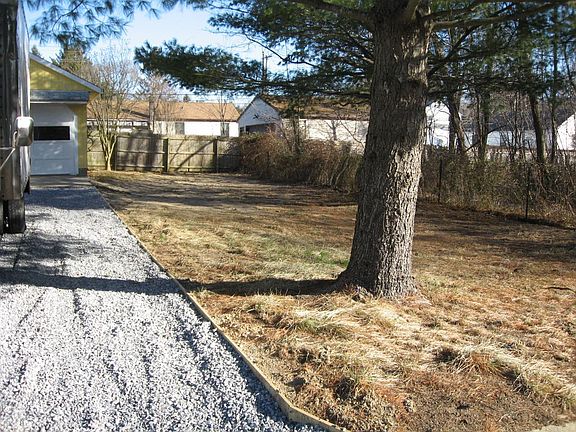 Extra space in side yard