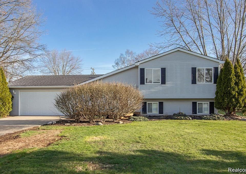 1st image of 4680 Woodhull Dr