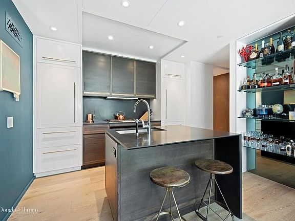 3rd image of 345 W 14th St APT 3B