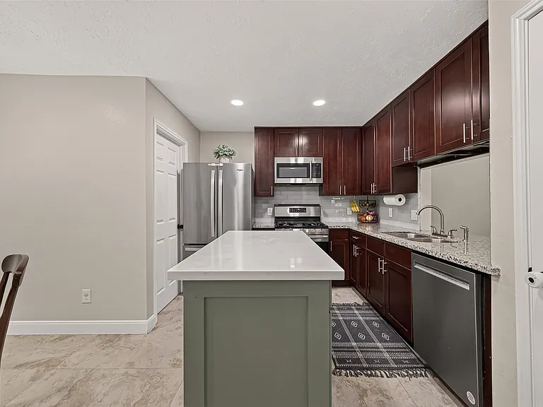 22939 Indian Ridge Dr — Photo 12