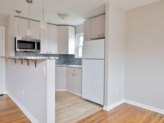 3rd image of 12526 Biscayne Dr #1F