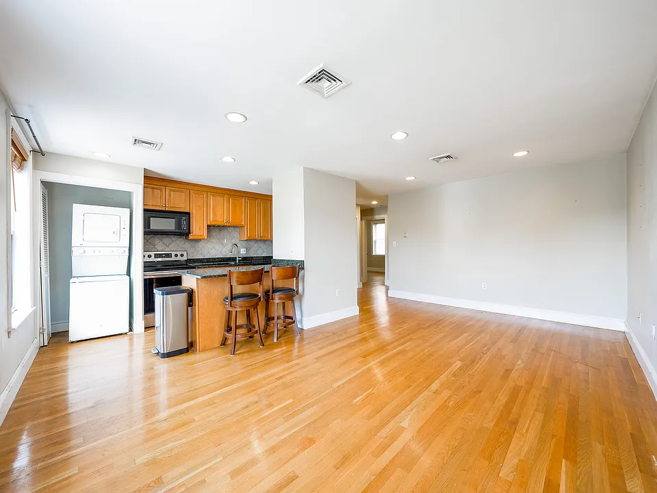 50 Boylston St #2