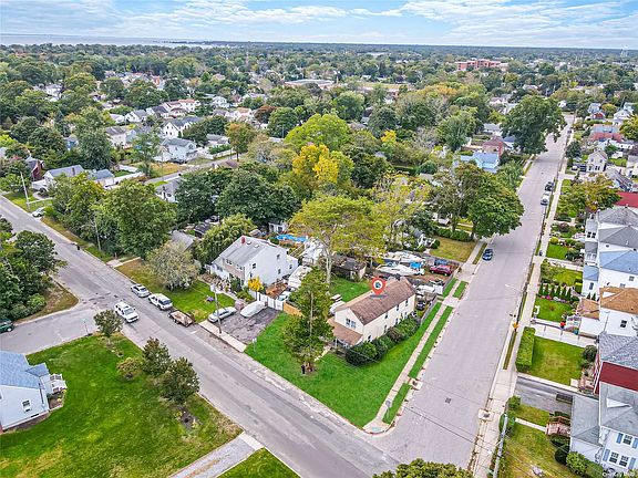 3rd image of 84 Grove Ave