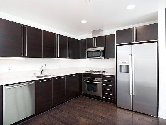 2nd image of 2305 Mission St #2305