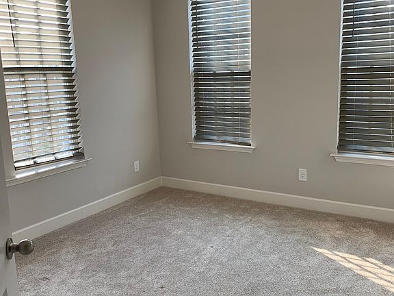 5th image of 112 Burkitt Commons Ave