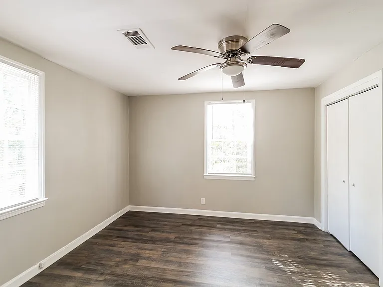 711300_028_wm_-_bedroom_13525287.jpg