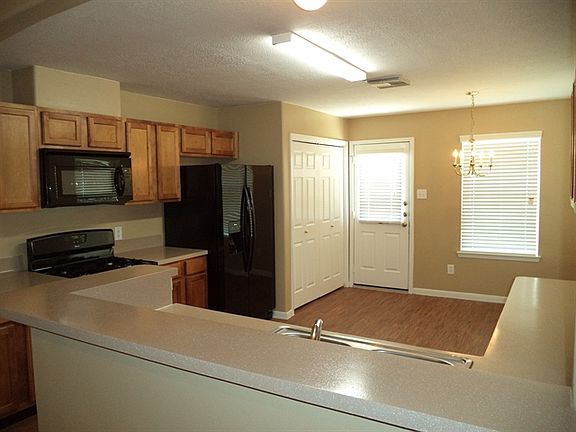 4th image of 6523 Gorton Dr