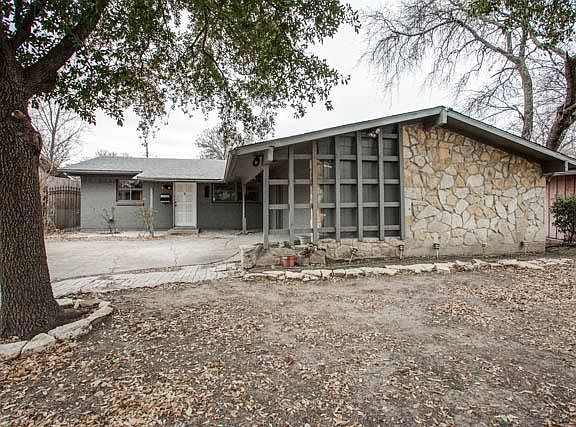 2nd image of 2950 Satsuma Dr