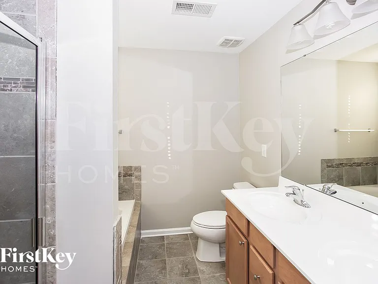 3232 Oulten St — Photo 10