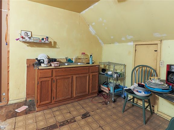 2nd image of 9223 Rosalind Ave