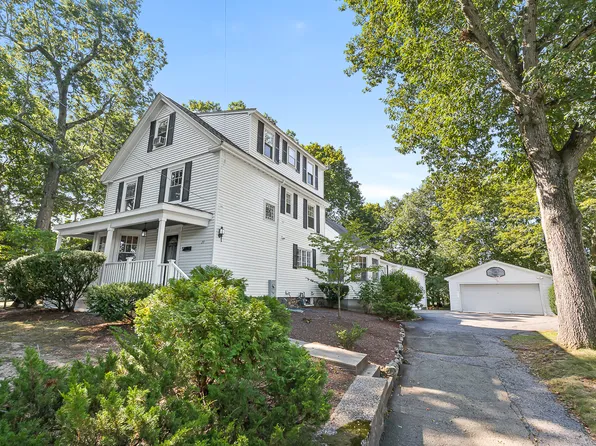 20 Donizetti St, Wellesley, MA 02482