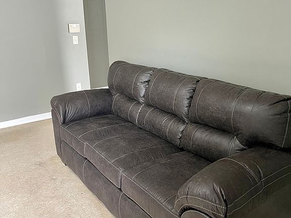 3rd image of 8216 N Elmer St