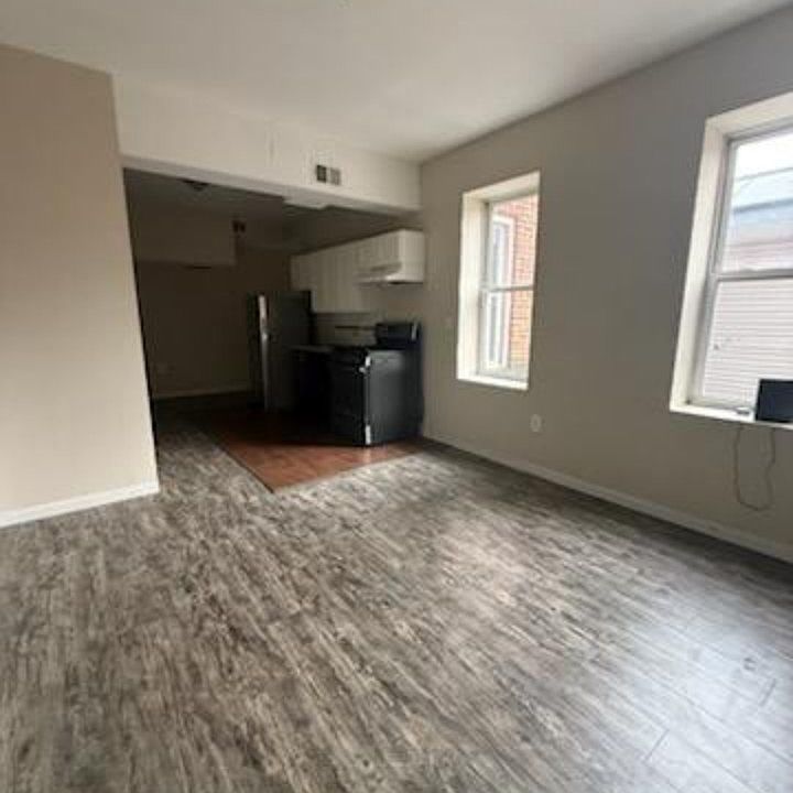 1st image of 252 Lehigh Ave #24A