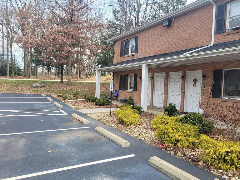 Tanglewood Apartments — Photo 4