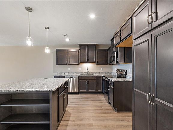 2nd image of 564 Foxhill Dr #12-102