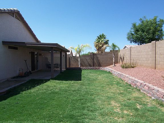 Nicely Landscaped Yard