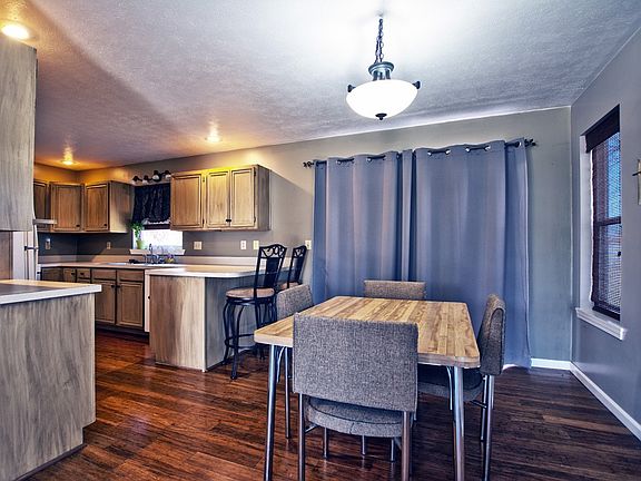 5th image of 65855 Woodbury Dr