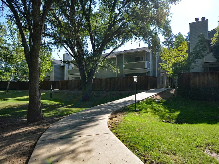 Creekside Colony — Photo 6