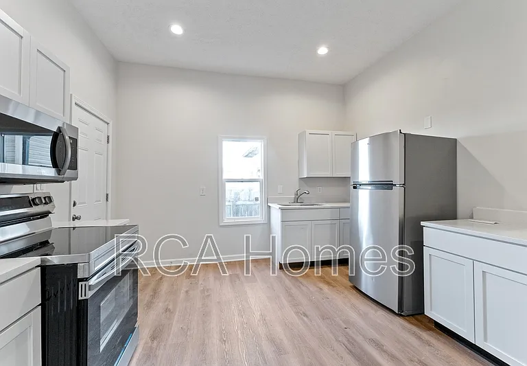 21 N Gray St #N — Photo 2
