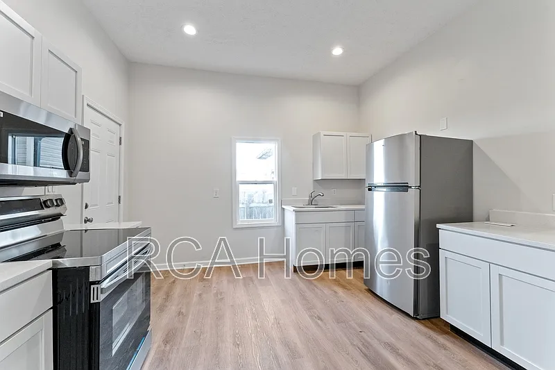 Building Photo - 21 N Gray St #N