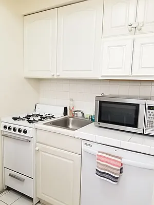 Rented by Triumph Property Group | media 11