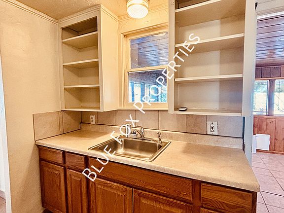 5th image of 3707 E Glenn St