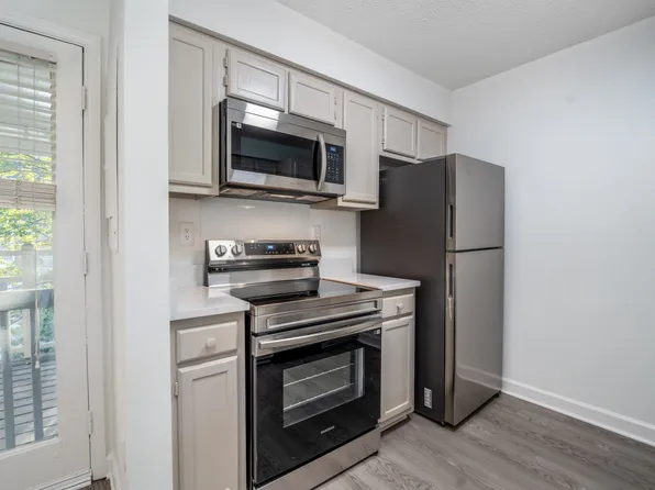 McIver Square Apartments, 1107 W McGee St #937d45cff, Greensboro, NC 27403