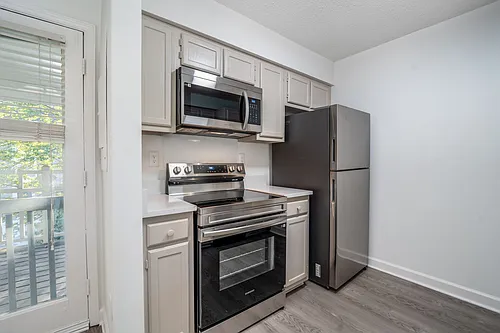 1107 W McGee St Photo 1