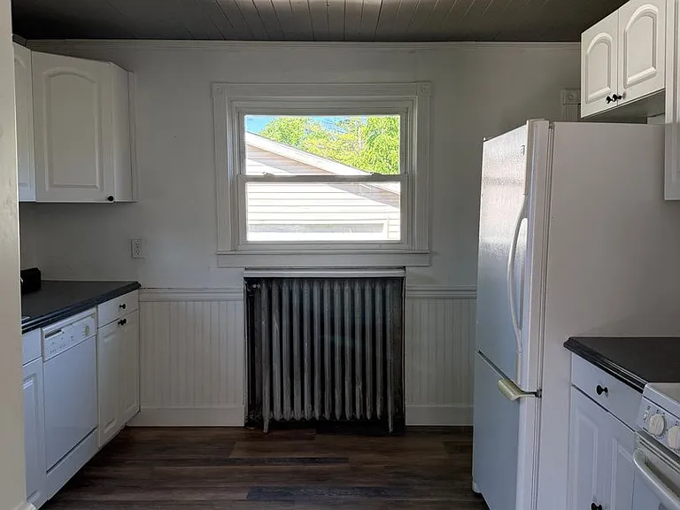 807 Knapp St — Photo 13