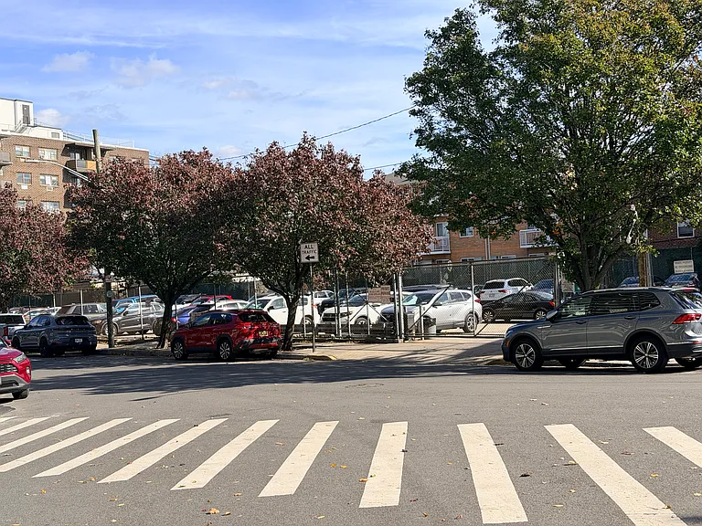 25-40 Shore Blvd #8T — Photo 26