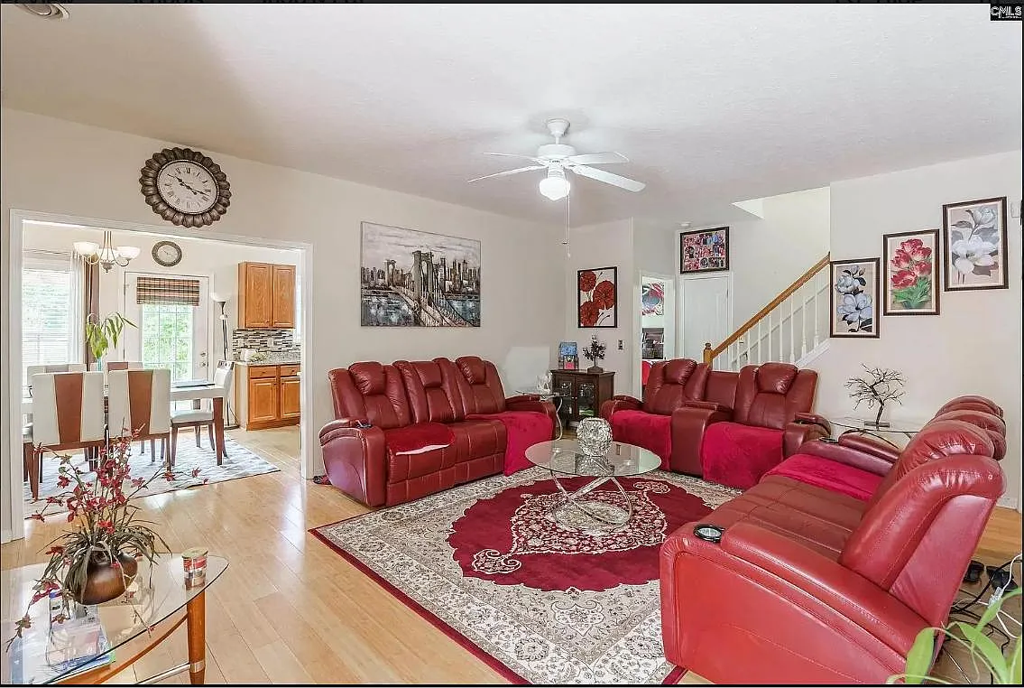 4 bed, 2306 sqft, $2,800 — Photo 2