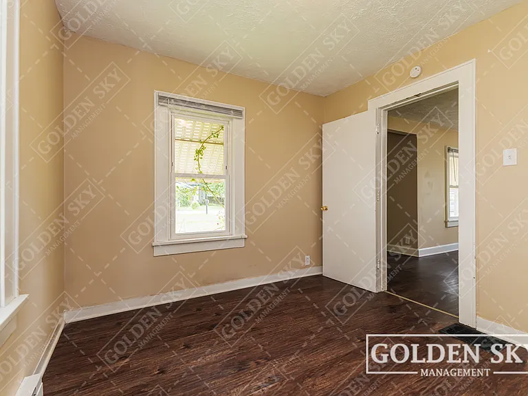1210 S Burlington Dr — Photo 5
