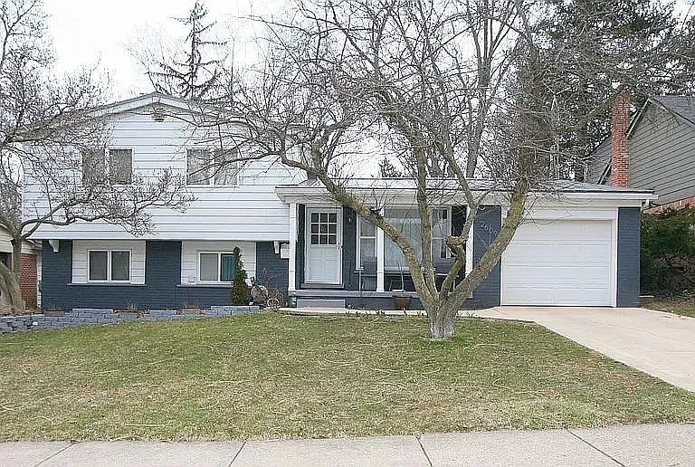 2609 Lillian Rd — Photo 1