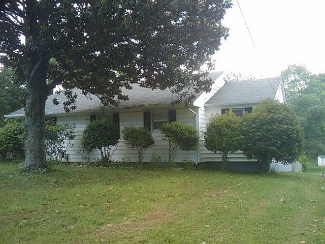 2nd image of 400 Stone Rd