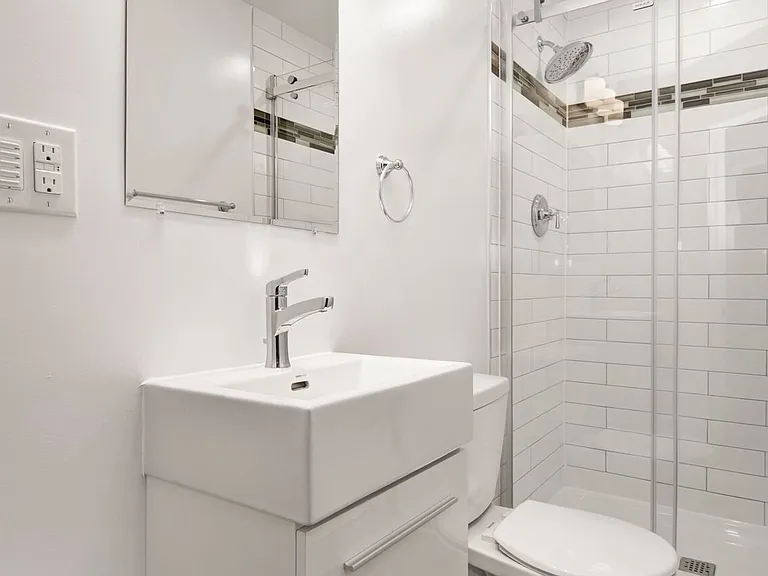 338 Somerset St E — Photo 15
