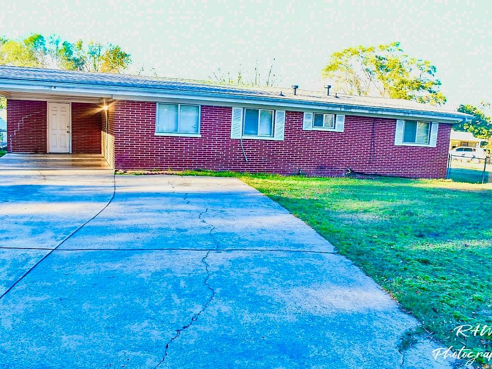 1st image of 16 Sunnydale Dr
