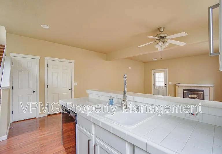 7809 NE 24th Ct — Photo 9