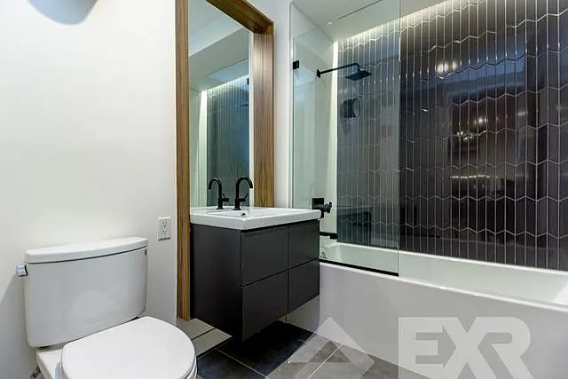196 Freeman St — Photo 14